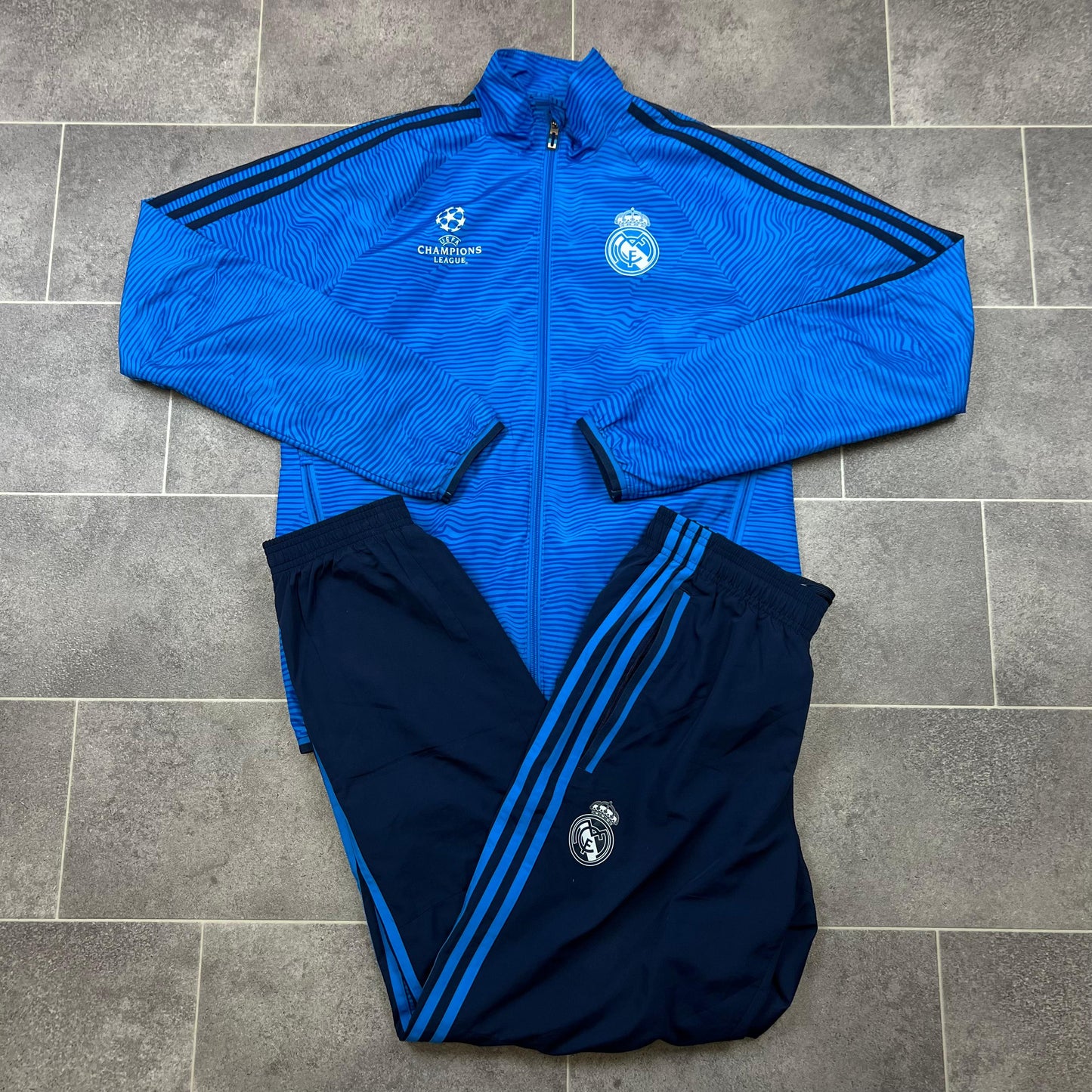 Real Madrid Trainingsanzug(S)