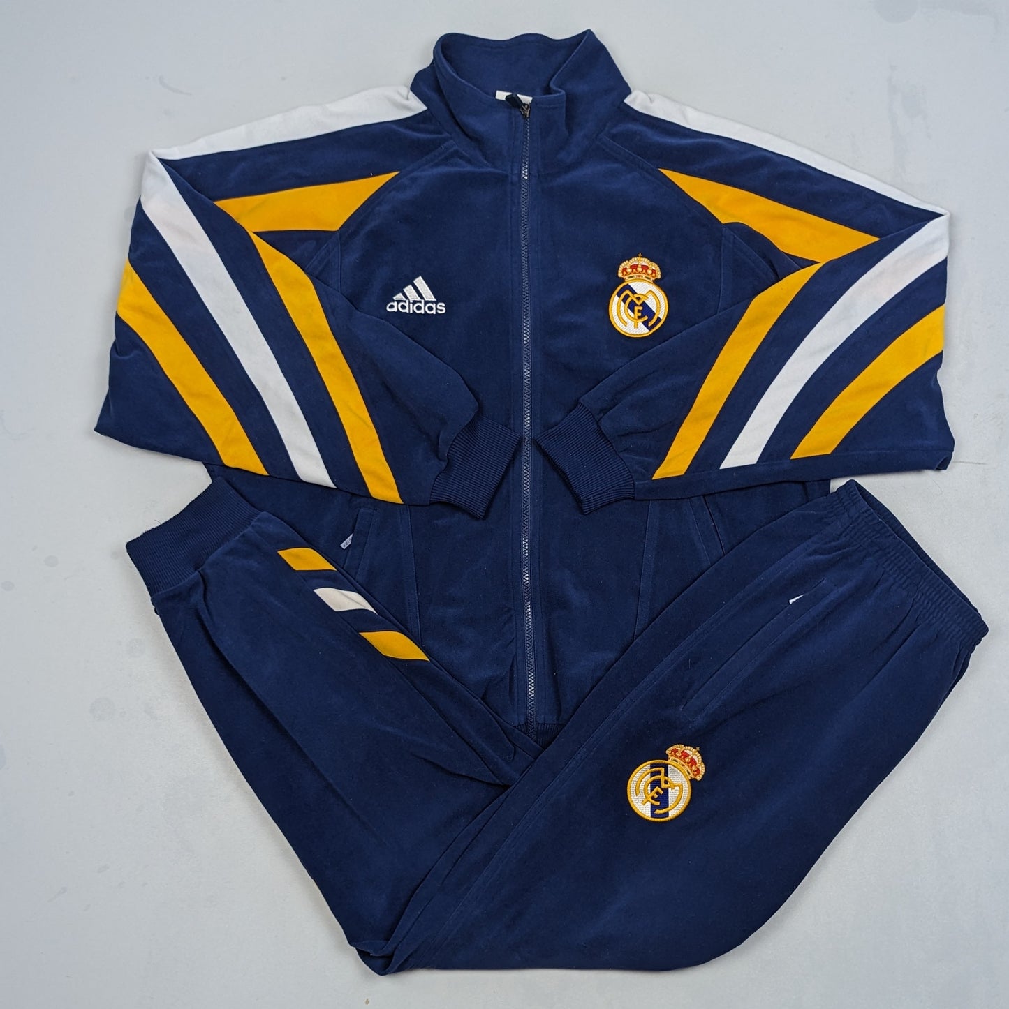 Real Madrid Velour Trainingsanzug(M)